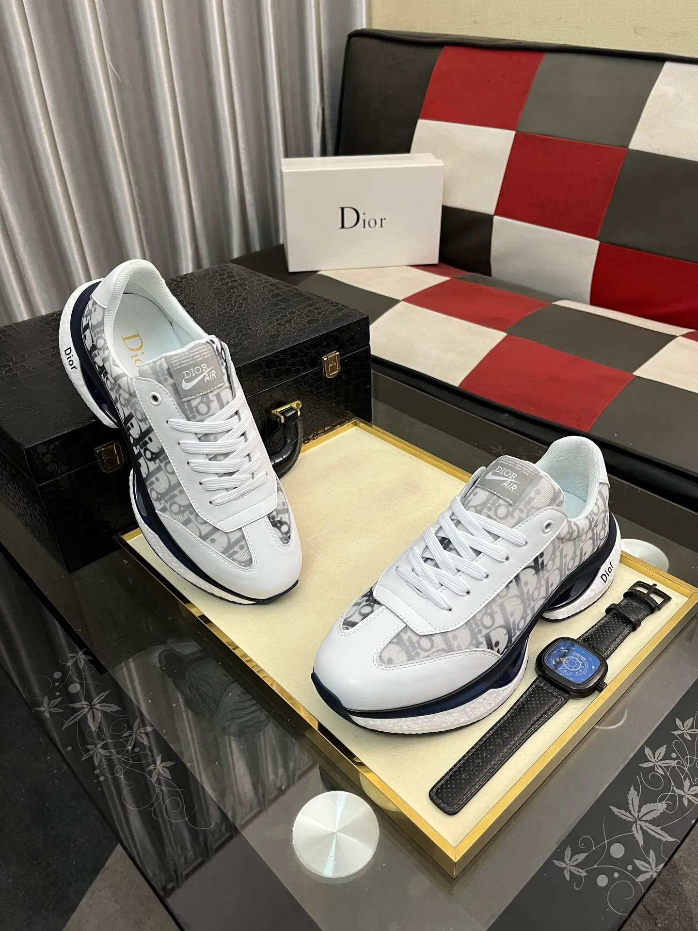 Men's shoes 💰458⌚️⌚️[Dior] The toe is designed to be a bit wider. The upper foot comfort is perfect. The thread is beautiful. It fits the pants perfectly and is versatile. Decorated with various classic details. It is the ideal choice for daily styling. It can be matched with various casual items to create exquisite looks. Fabric: First-layer cowhide/lining sheepskin TPU original outsole Size: 38-442️⃣Colors available